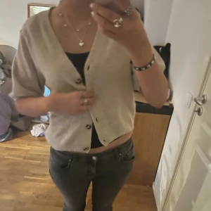 Kofta - Super snygg beige kofta 