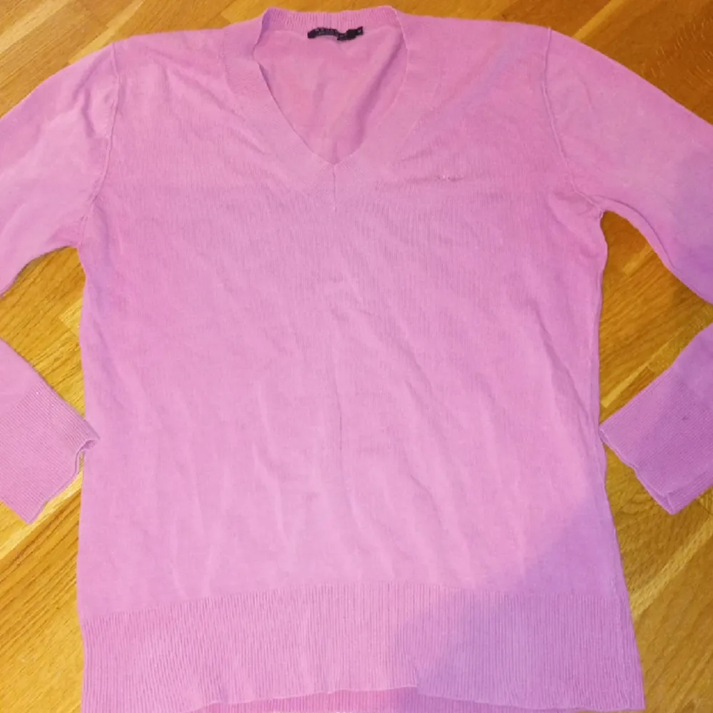 Nyskick rosa pullover från rönnisch i storlek m. . Tröjor & Koftor.