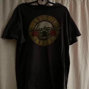 tshirt  - Guns N roses.  Stl L. 