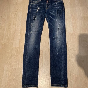 Dsquared 2 Jeans - Säljer dessa feta Dsquared2 Jeans. De är sköna och snygga. Kolla in mina andra annonser🤩 Fraktas inom 48h📦📩
