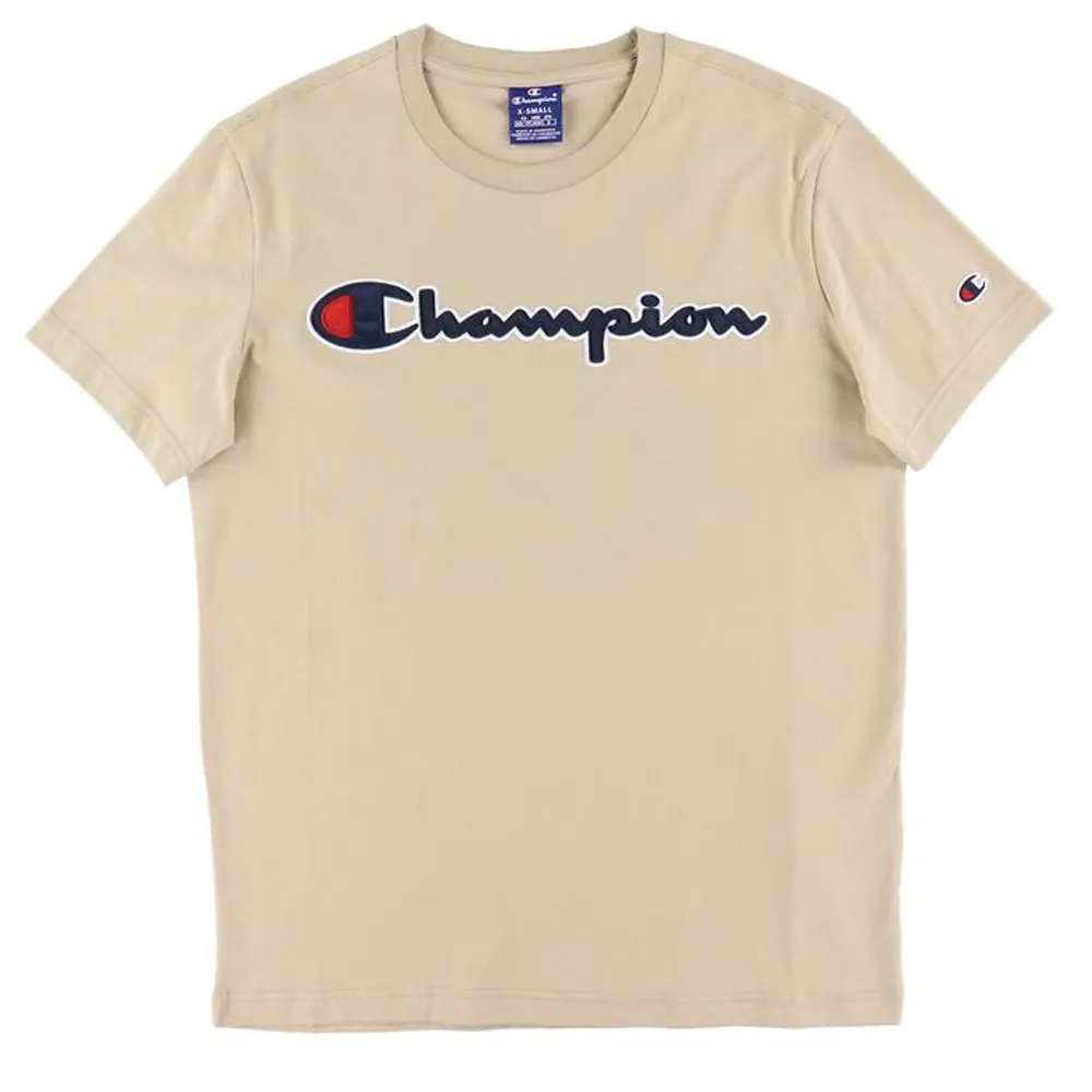 Jättefin ny Champion tröja! Använd 1-2 gånger men är i jättebra skick❤️. T-shirts.