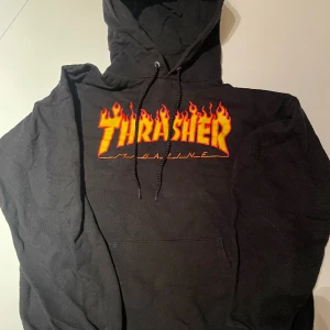Thrasher hoodie - Thrasher hoodie, köpt för 1200kr.🤍🔥