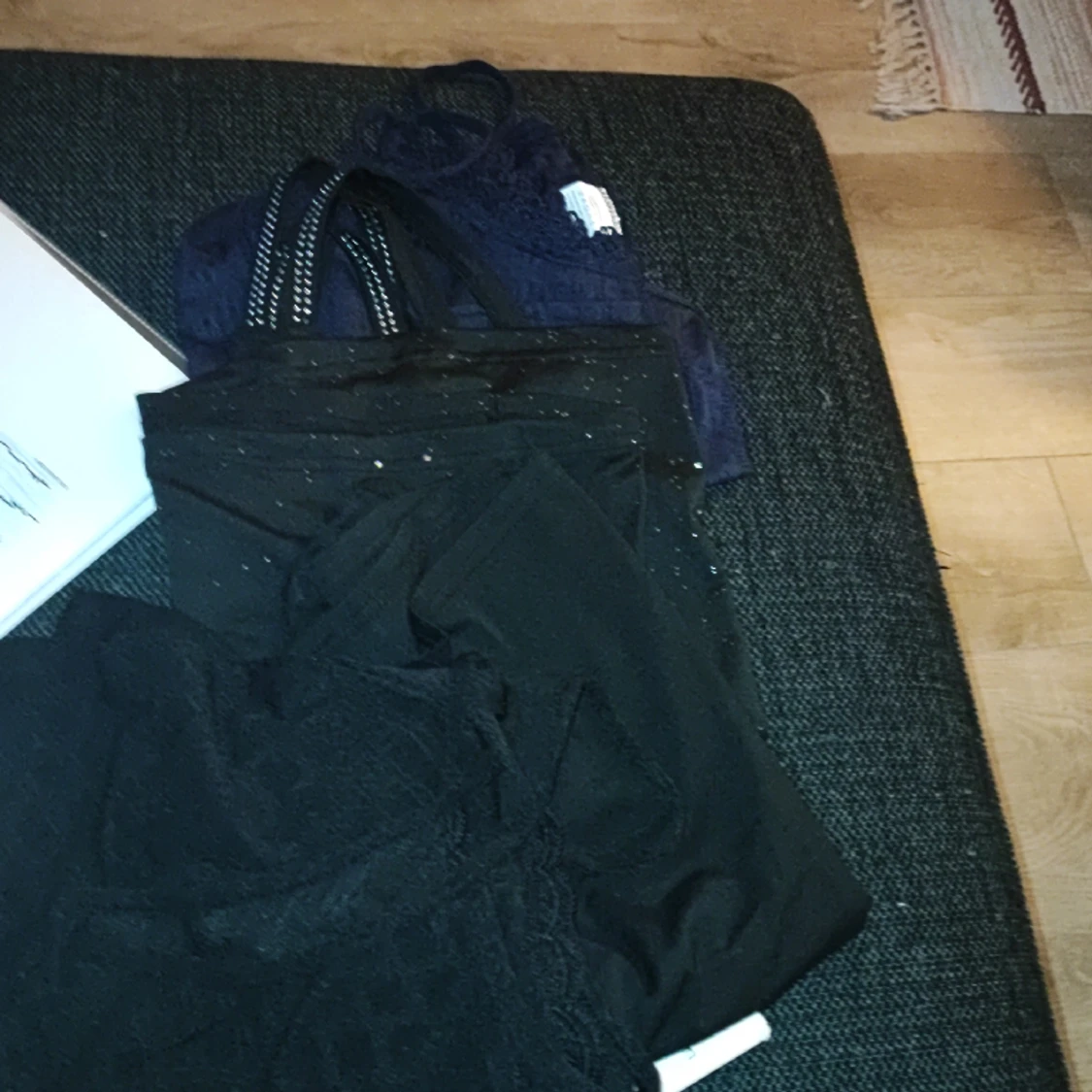 Linnen och två långärmade helt nya - 90