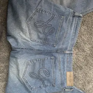 Snygga vintage gant jeans med coola bakfickor!