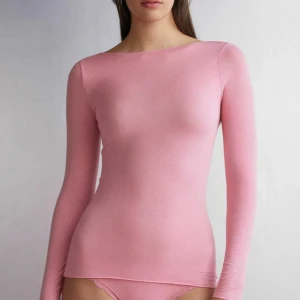 Rosa Intimisimi tröja - Säljer min rosa Intimisimi tröja i storlek S, nypris 559. Sparsamt använd så inga defekter☺️