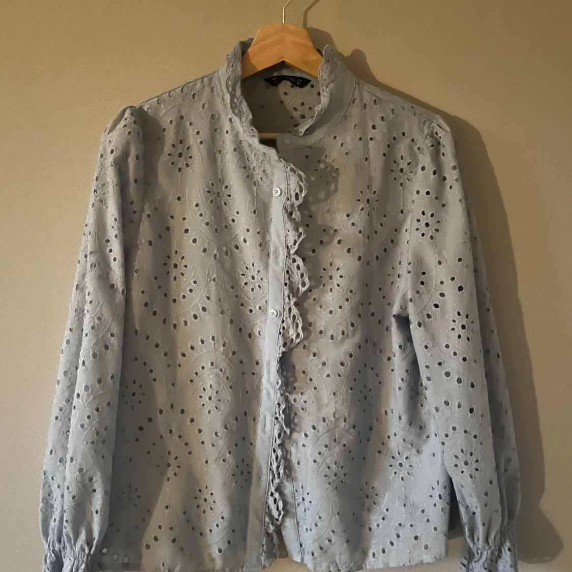 Ljusblå bomullsskjorta