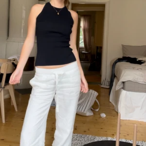 Topp från Cos - Storlek xs, fint skick, marinblå