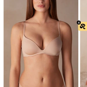 Gioia BH Intimissmi - Säljer denna virala push up bh från intimssmi i modell gioia i storlek 75B.  Helt nyskick då jag beställde fel storlek och har inte provat den på. Alla lappar kvar. Nypris 349kr ❤️ 