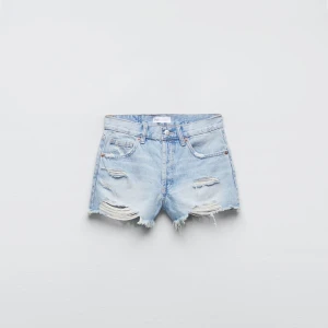 Jeans shorts  - Använda fåtal gånger säljer då dom tyvärr inte passar längre💗