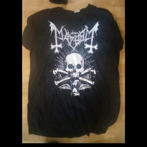 Mayhem. Daemon Tour. L - Från derad Daemon turné 