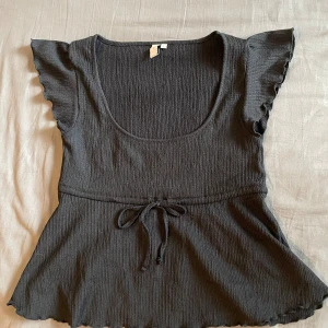 svart topp  - Storlek S, stretchig 