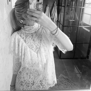 spetstopp - SÅ fin spetstopp som tyvärr inte kommer till användning! använd en gång, inga defekter, perfekt nu i sommar. använd köp nu ❤️