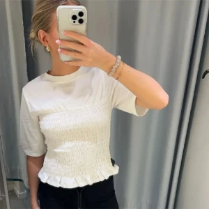 Topp HM  - Säljer min snygga sommartopp från hm som är helt slutsåld💞