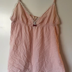 Söt topp - Söt topp från Odd Molly, fint skick och knappast använd 💕