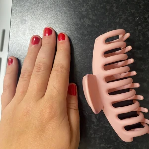 Rosa hårköämma - Sparsamt använd 