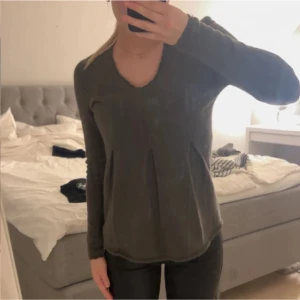 snygg stickad tröja - skit snygg stickad tröja från hunkydory som tyvärr inte kommer till någon användning längre, skriv för fler bilder🤍🤍