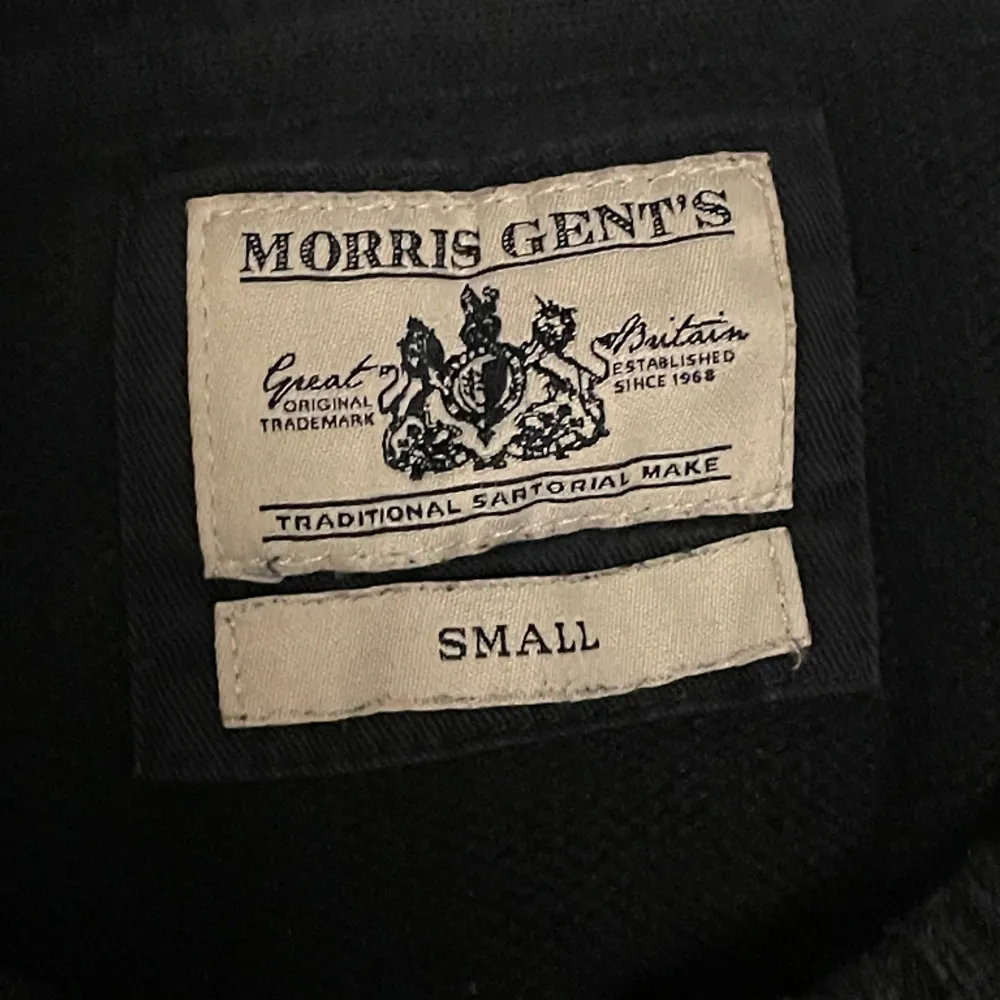 Morris tröja i storlek S. Tröjan är i bra skick. Skriv för mer frågor.. Tröjor & Koftor.