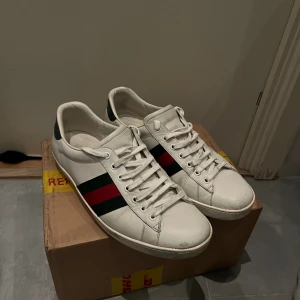 Gucci ace - Gucci Ace skor storlek 43  Pris 1500kr