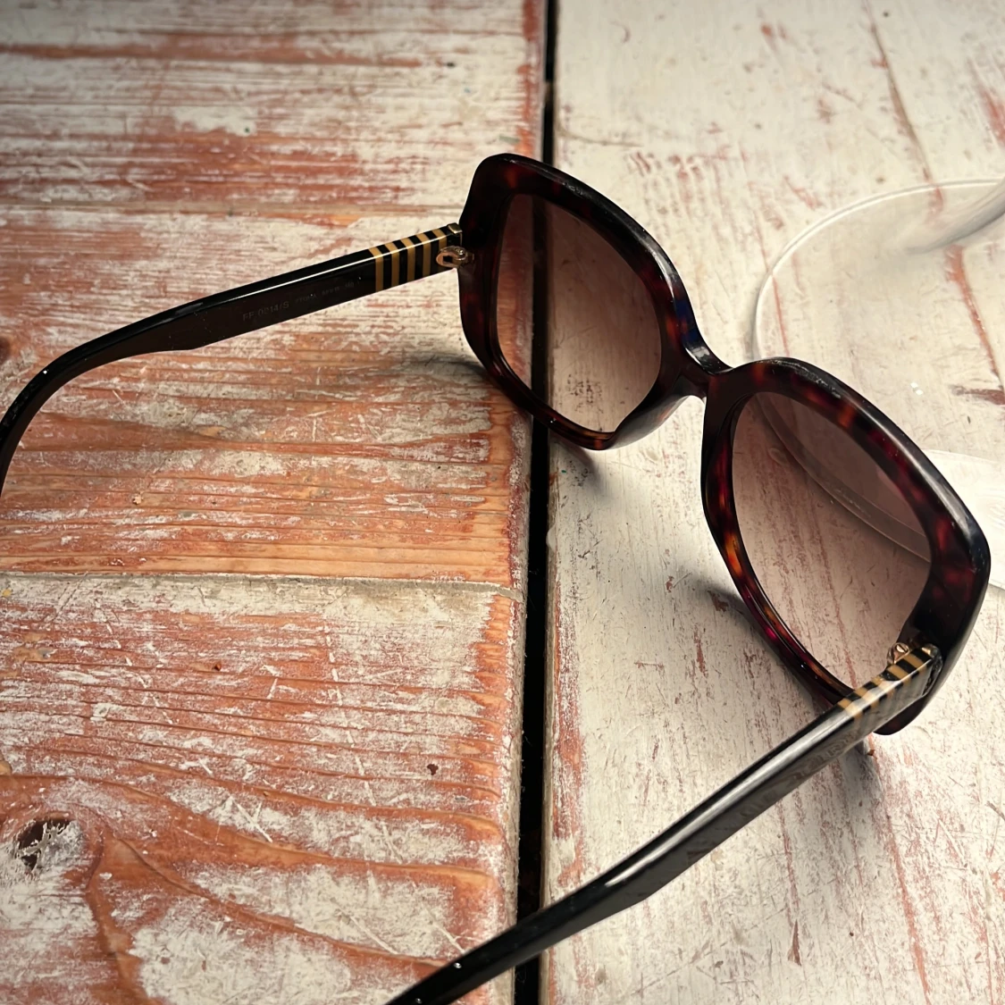 Fendi solglasögon  - 91