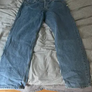 Snygga jeans till bra pris. Använda 3 ggr
