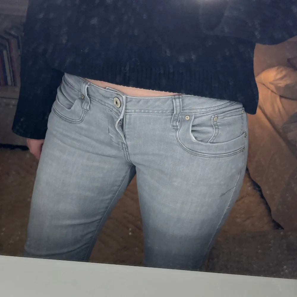 Jätte snygga LTB jeans! Säljer pga att de var för stora i midjan och de va lite för korta för mig tyvär. I jättebra skick väl omtagna💞. Jeans & Byxor.