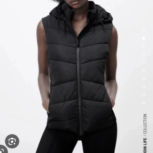 Zara väst - Zara väst som inte kommer till användning endast haft den på 1 gång!!