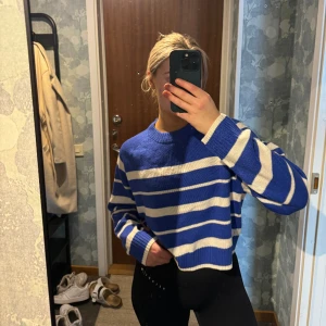 Stickad tröja - Tunn stickad tröja från H&M i stl S. Endast testad.