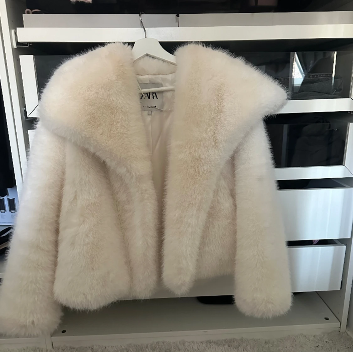 Zara pälsjacka 