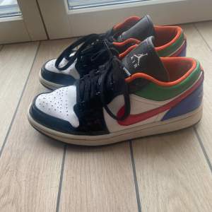 Sneakers ifrån jordans i storlek 40! Är öppen för andra prisförslag!💓