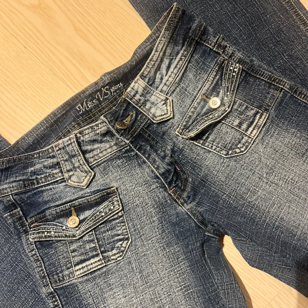 Jättesnygga Low waist jeans, midjemåttet 37cm💗. Jeans & Byxor.