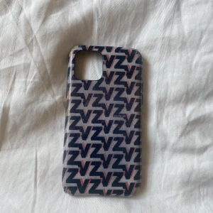 Zadig Voltaire mobilskal - Säljer mitt fina Zadig Voltaire mobilskal 💕 Passar IPhone 11 pro och X