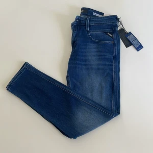 Replay Anbass - Tja, säljer dessa Replay anbass helt NYA replay Anbass jeans eftersom de inte passade mig  (bara provade) | Storlek: 28/30 fits 28-32 | Helt NYA | Nypris: Ca 1700kr | Mitt pris: 700kr