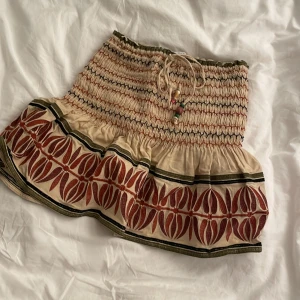 Zara kjol - Super snygg kjol från zara med inbyggda shorts💕jättebra skick🩷skriv för fler bilder eller frågor