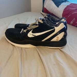 Kobe 6 mambacitas - Kobe mambacitas skick 5/10 ganska använda