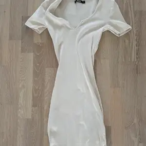 Jätte fin kort klänning ifrån bikbok, bara använd 1 gång ❤️