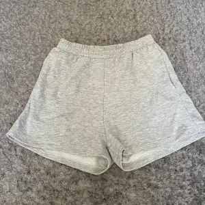 Mjukis shorts, korta