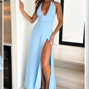 Långklänning  - Säljer denna då den var för kort för mig och alldeles för dyr att skicka tillbaka. Den är helt ny, jätteskönt material och fin i modell och färg. Nypris 1089kr Storlek M men passar alla XS-M då den är jättestretchig