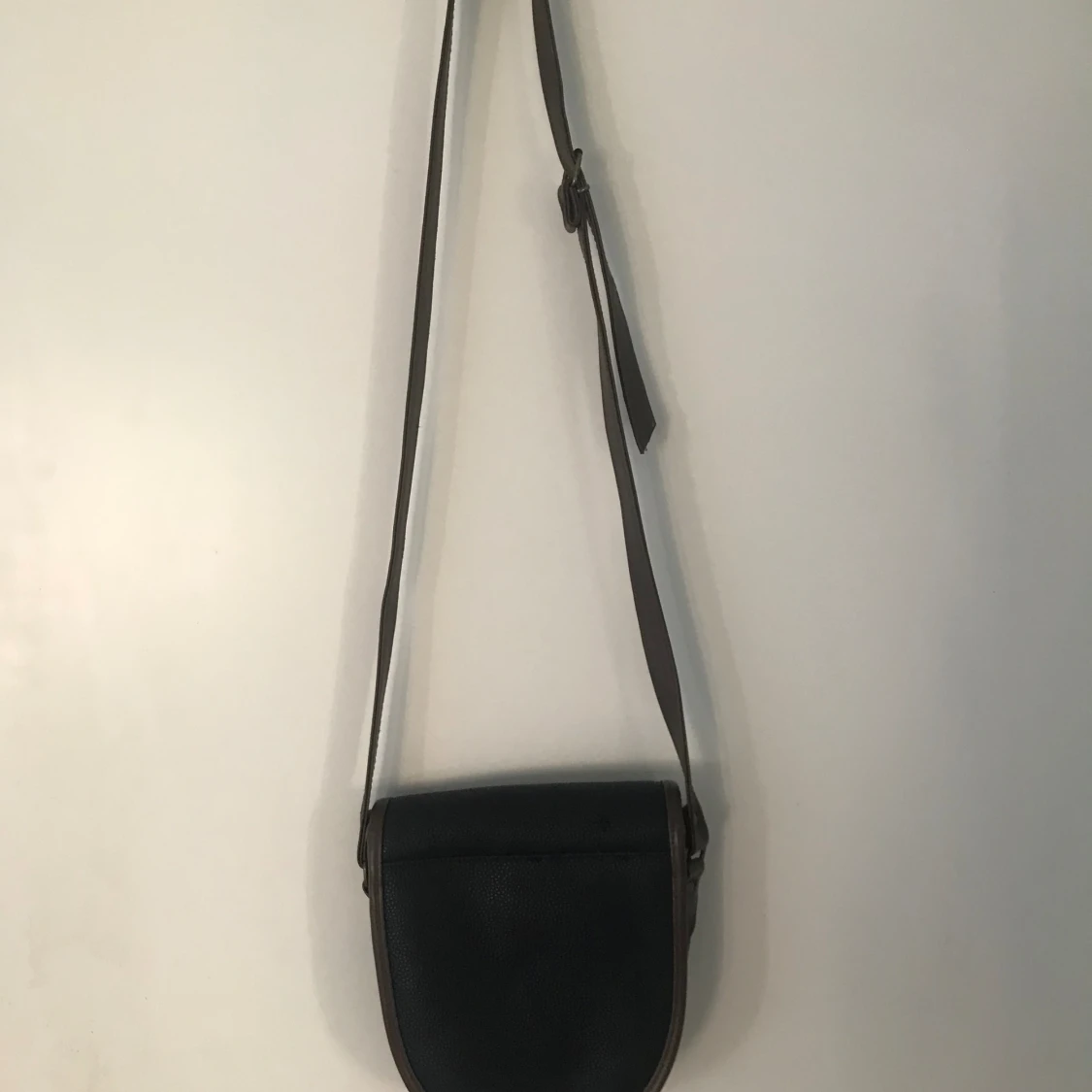 Mörkblå läder väska - 91