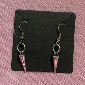 Handgjorda örhängen  - Fina helt oanvända såklart