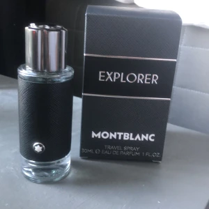 Montblanc Explorer  - Mont blanc Explorer EDP,  Skulle säga runt 26 ml kvar i den 30ml flaskan  Skriv vid minsta fundering 🙌