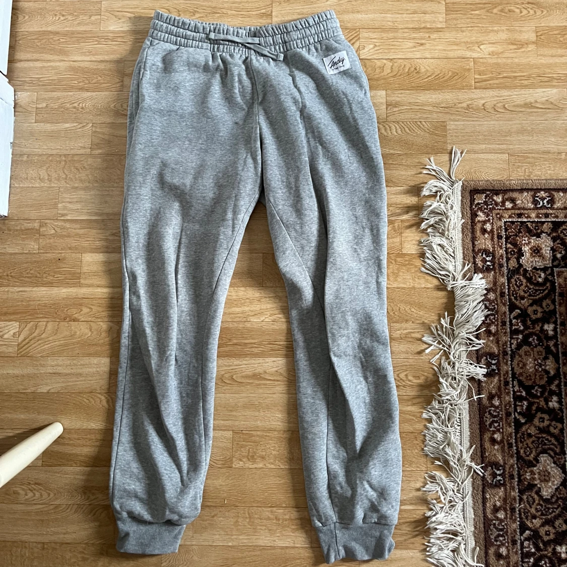 Ljusgrå mjukisbyxor  - 90