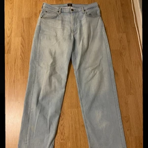 Lee jeans  - Säljer dessa fina jeans då det inte kommer till användning längre jätte bra skick.
