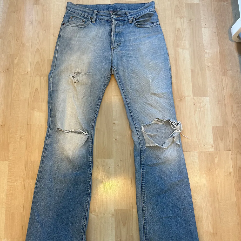 Så snygga jeans köpta på Plick!. Jeans & Byxor.