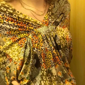  - Såååå fin vintage tunika som mamma använde på 70-talet. Jättecool och unik, men kommer tyvärr inte till användning längre.. 