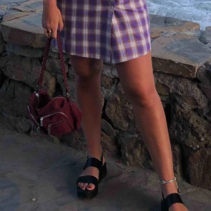  - Säljer min vinröda noella väska i den största modellen. Superfint skick, köparen står för eventuell frakt 🌸