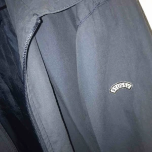  - Ascool coach jacka från stüssy. Sitter overzise på mig som har M. Pm för fler bilder 👽