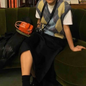  - Intressekoll på min väst! Snyggt oversized på mig som brukar ha S. Grovstickad. 