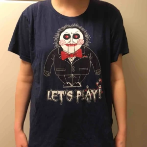  - Super snygg tshirt jigsaw på. Köparen står för frakten💕