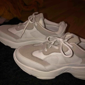  - Chunky sneakers från Primark 🤍 Storlek 38  🤍 Aldrig använda 