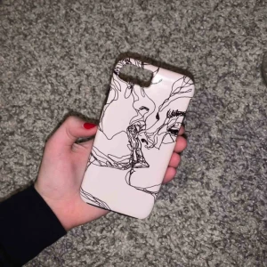  - iPhone 7 case from society 6 costed 45 USD selling for 220 kr !! Case bounces when phone is dropped! Meet up or pay for shipping 💞